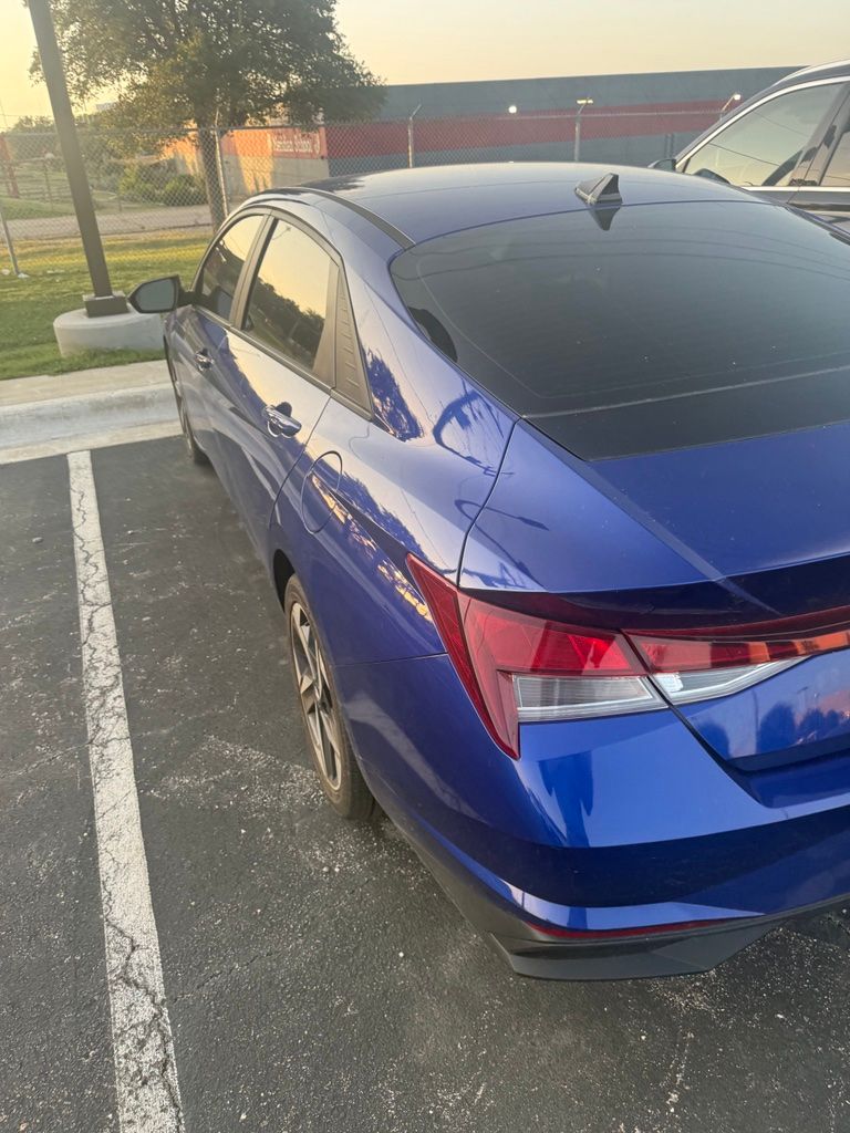 Thumbnail: 2023 Hyundai Elantra - 9
