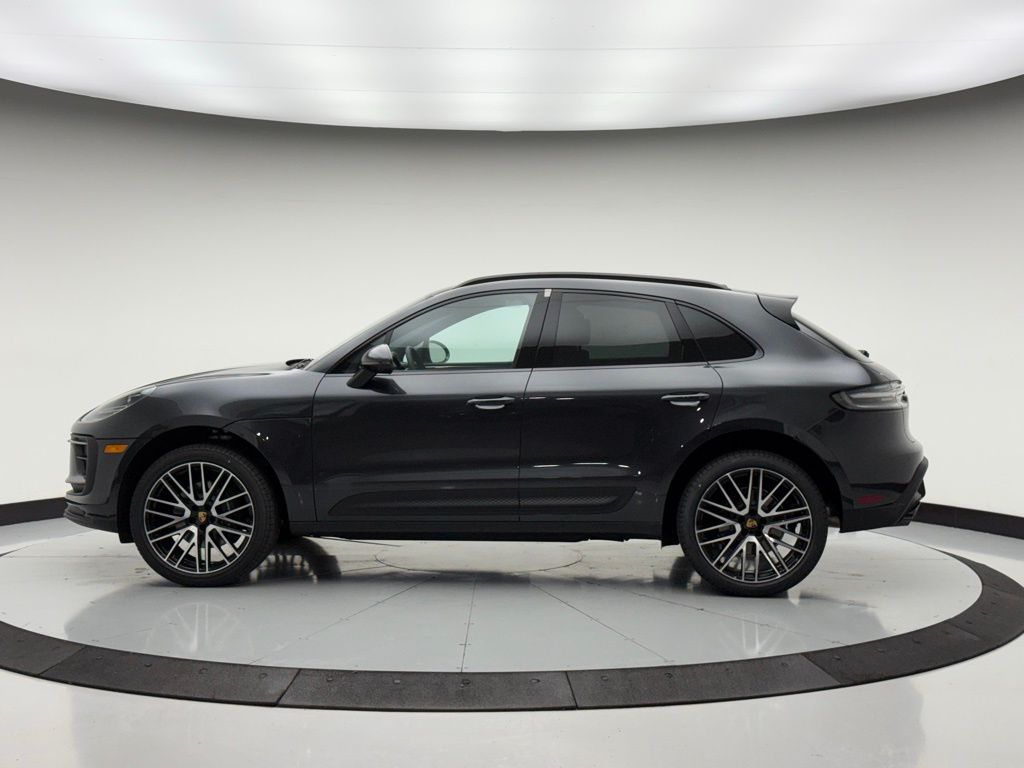 Thumbnail: 2026 Porsche Macan - 6