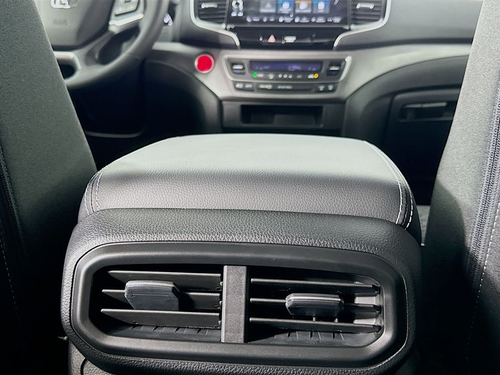 2025 Honda Ridgeline Sport photo