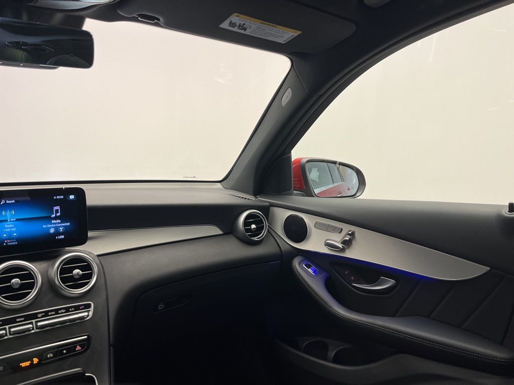 Thumbnail: 2022 Mercedes-Benz GLC - 26