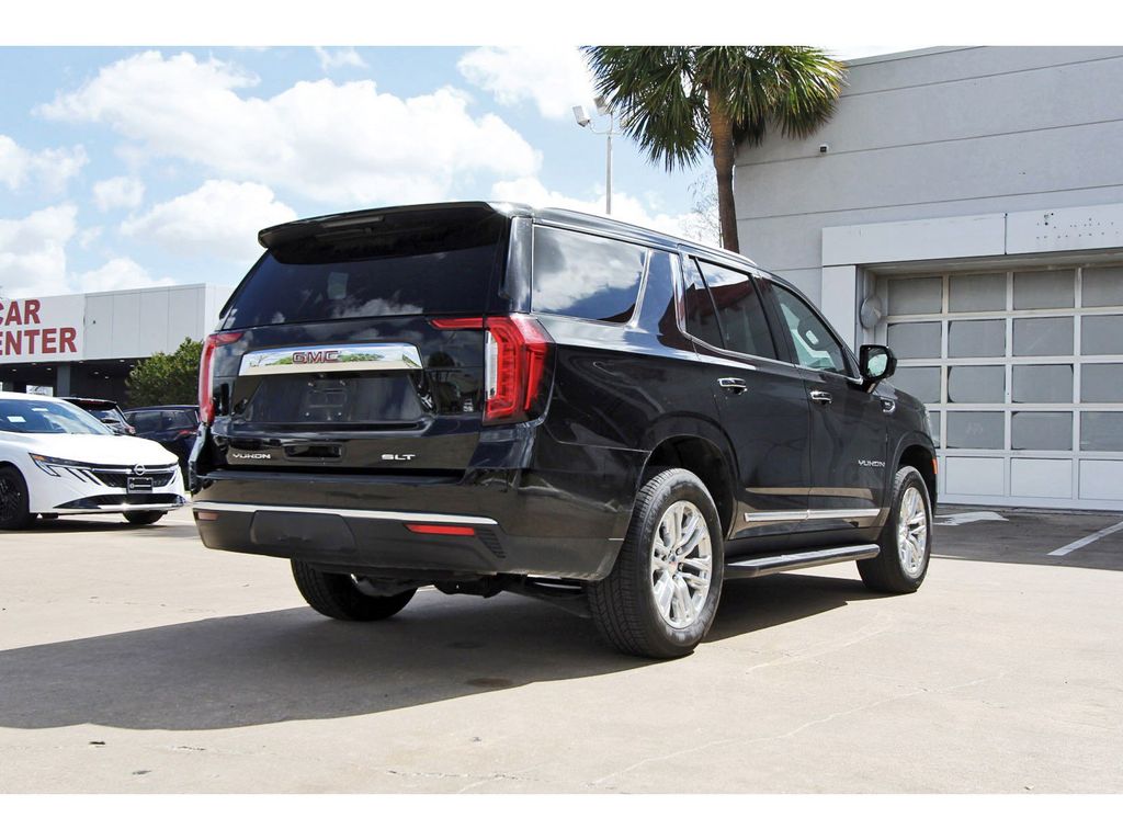 2024 GMC Yukon SLT - 3