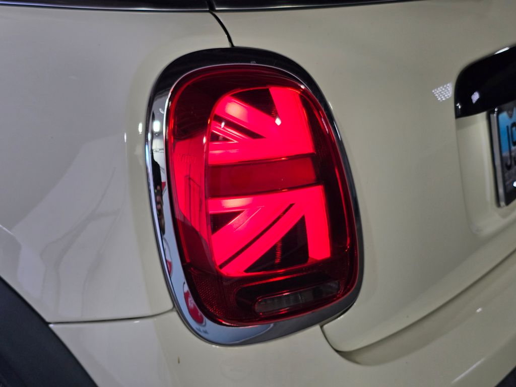 Thumbnail: 2022 MINI Cooper - 9