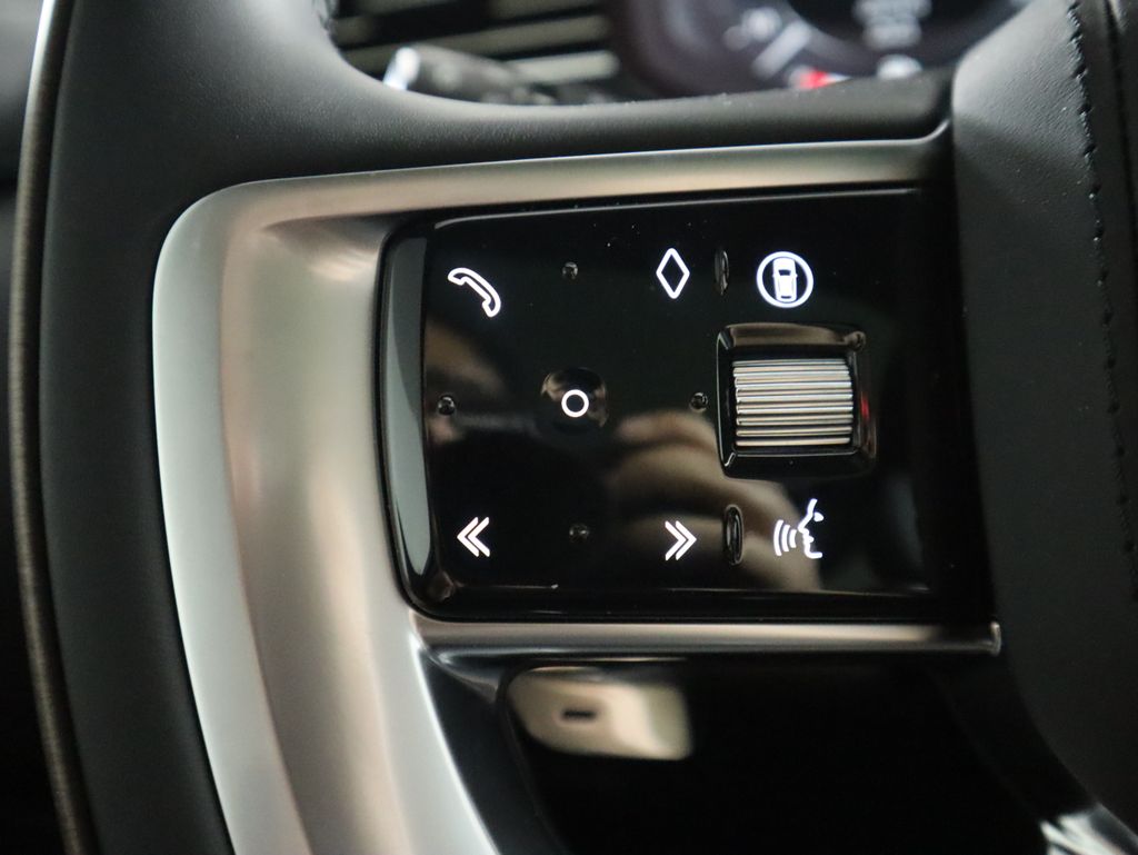 Thumbnail: 2025 Land Rover Range Rover - 12