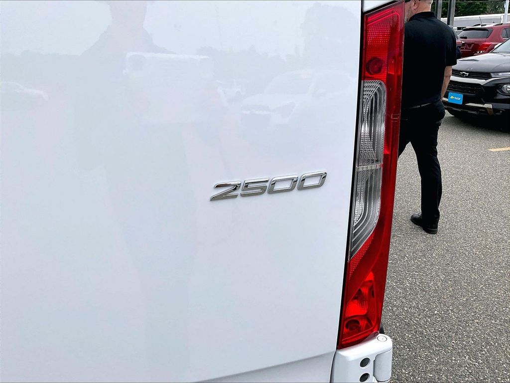2025 Mercedes-Benz Sprinter 2500 — photo 28
