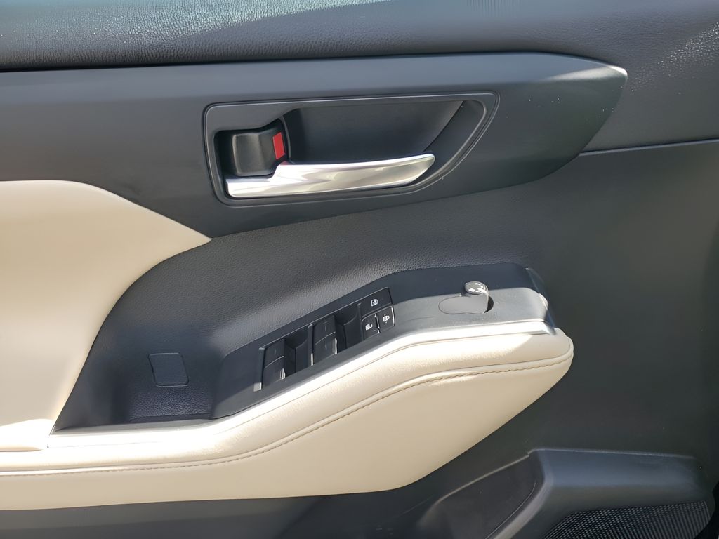 Used Car 2023 Toyota Highlander  Limited For Sale Under $40,000 In Austin, Texas