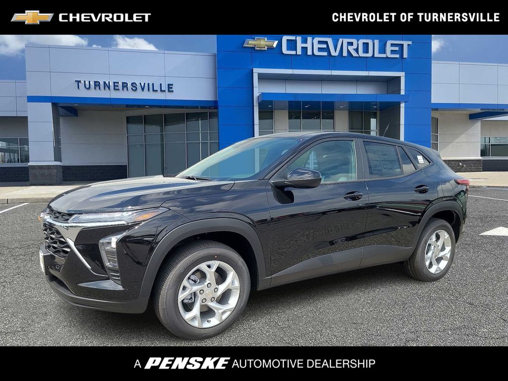 Mosaic Black Metallic 2026 Chevrolet Trax LS FWD SUV / Crossover Front-Wheel Drive 6-Speed Automatic