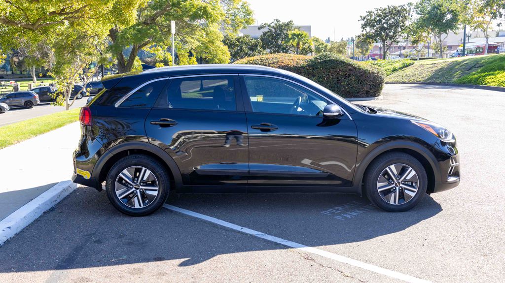 Used 2022 Kia Niro EX Premium 4D Sport Utility