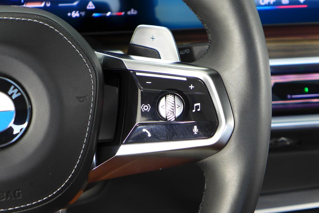 Thumbnail: 2023 BMW 7 Series - 28