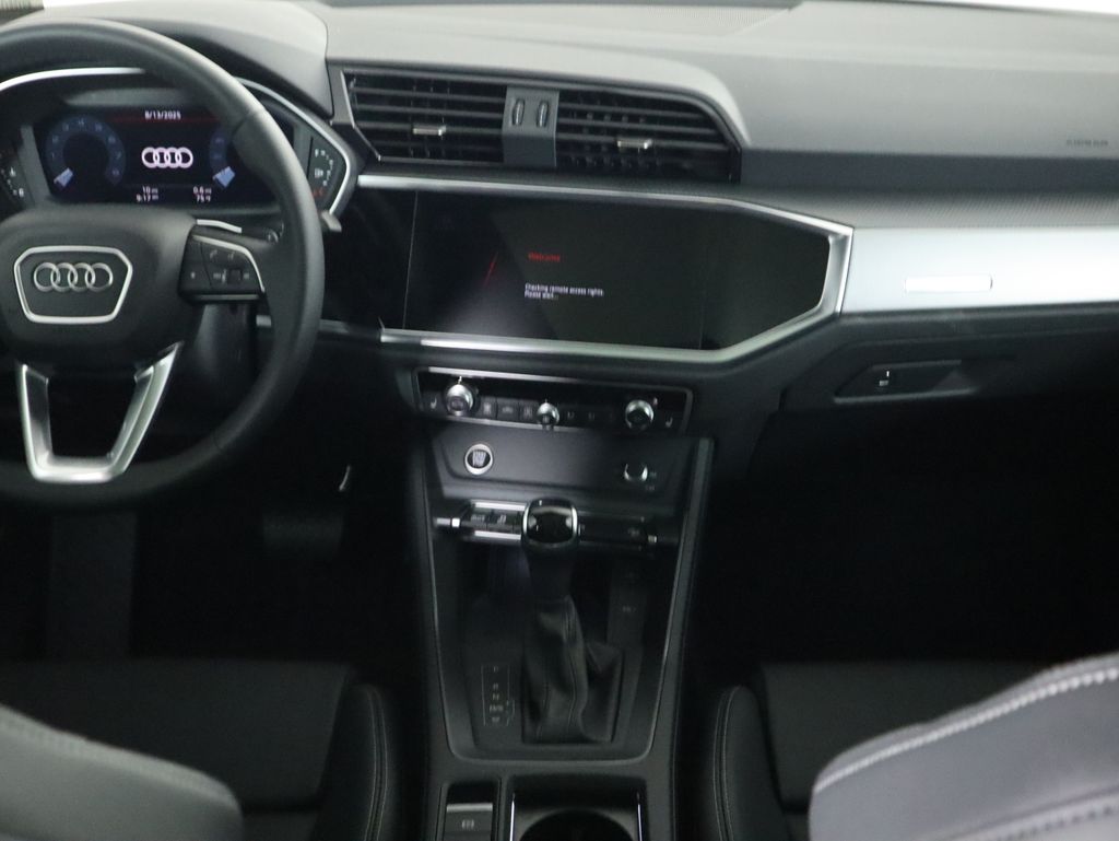 Thumbnail: 2025 Audi Q3 - 15