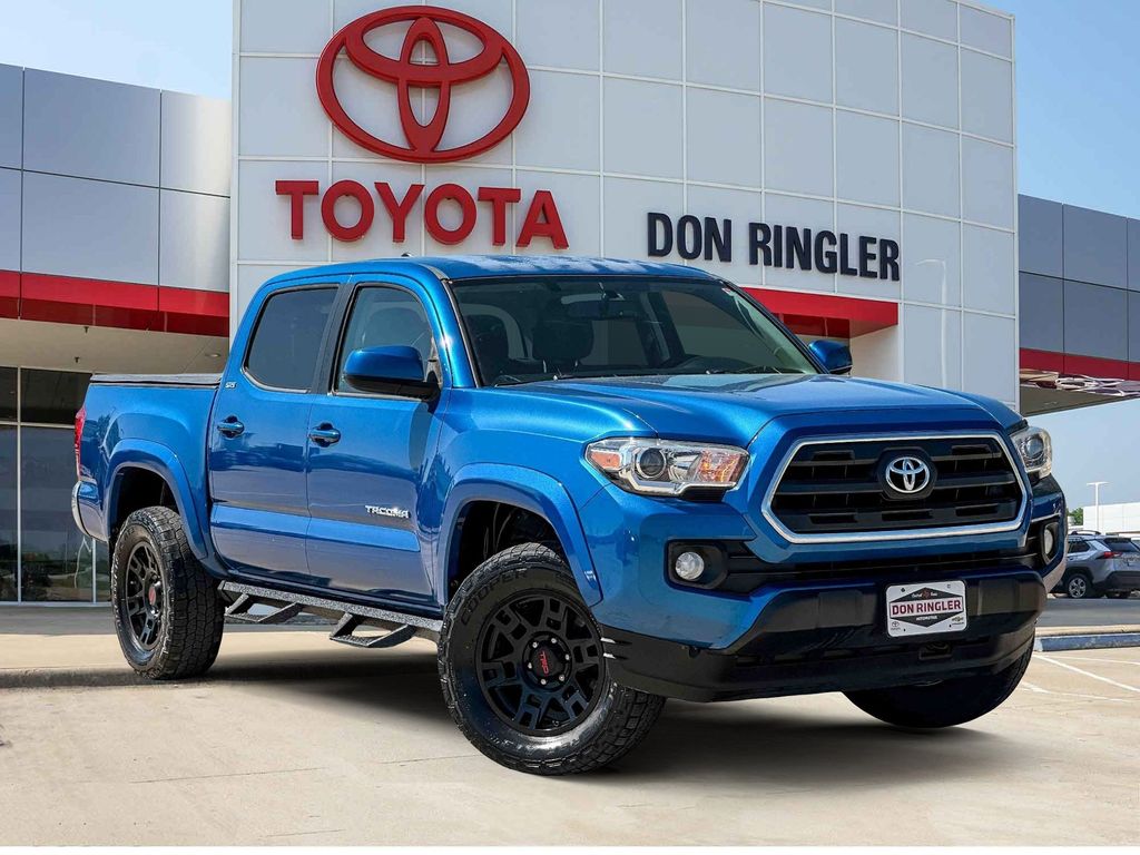 2017 Toyota Tacoma SR5 V6 Double Cab 4WD