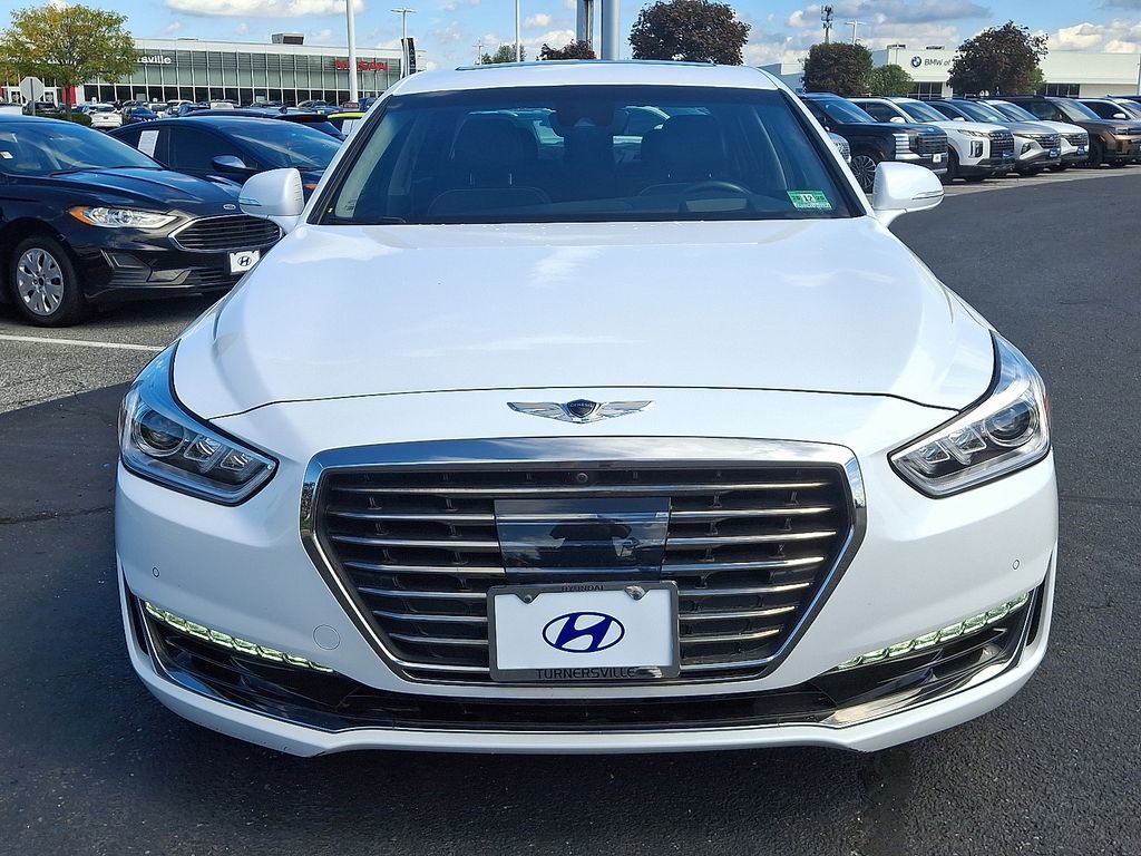 Thumbnail: 2017 Genesis G90 - 2