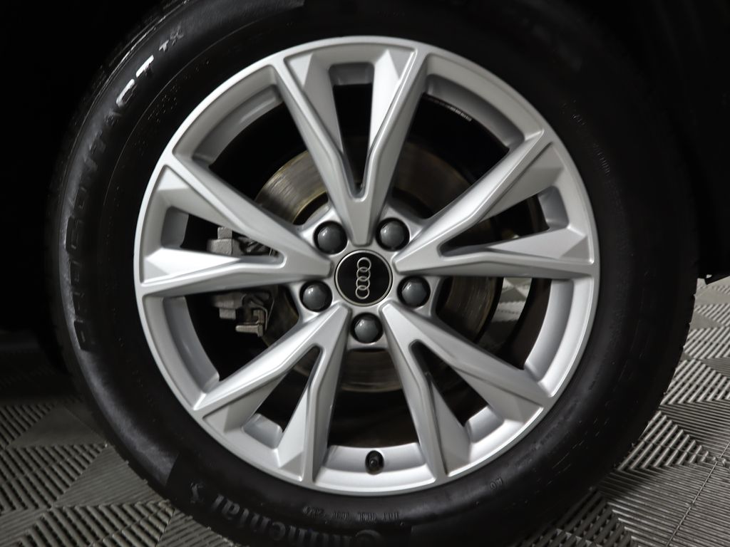 Thumbnail: 2024 Audi Q3 - 32