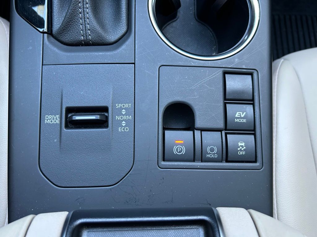 Thumbnail: 2024 Toyota Highlander - 29