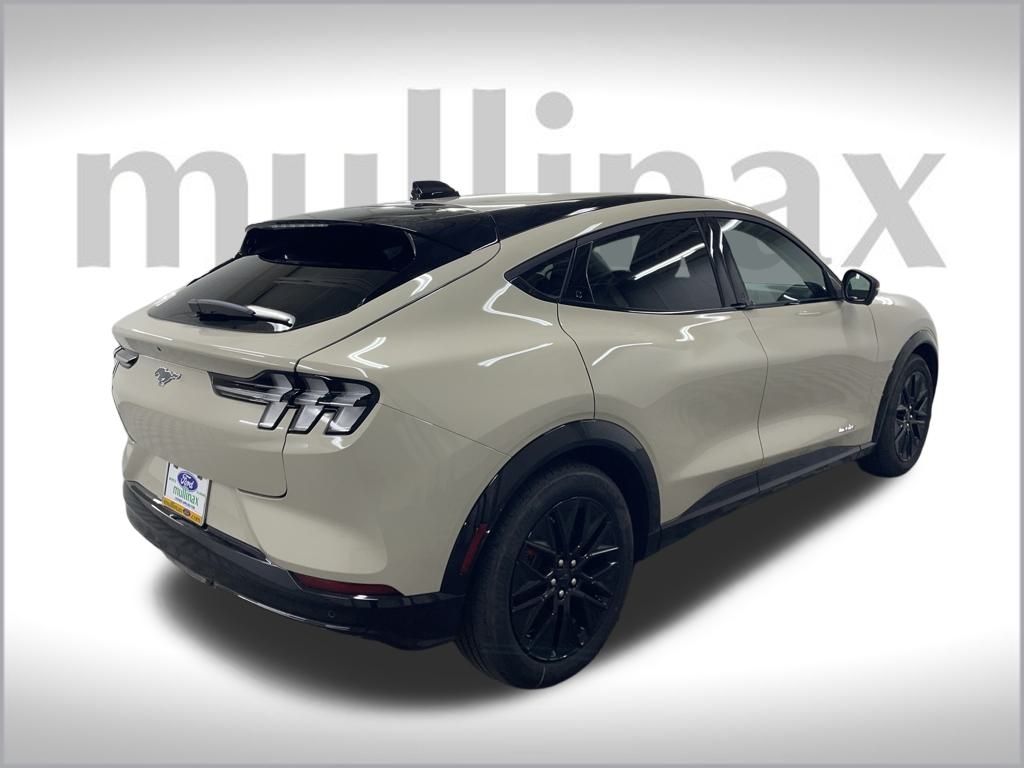 2025 Ford Mustang Mach-E Premium photo 3