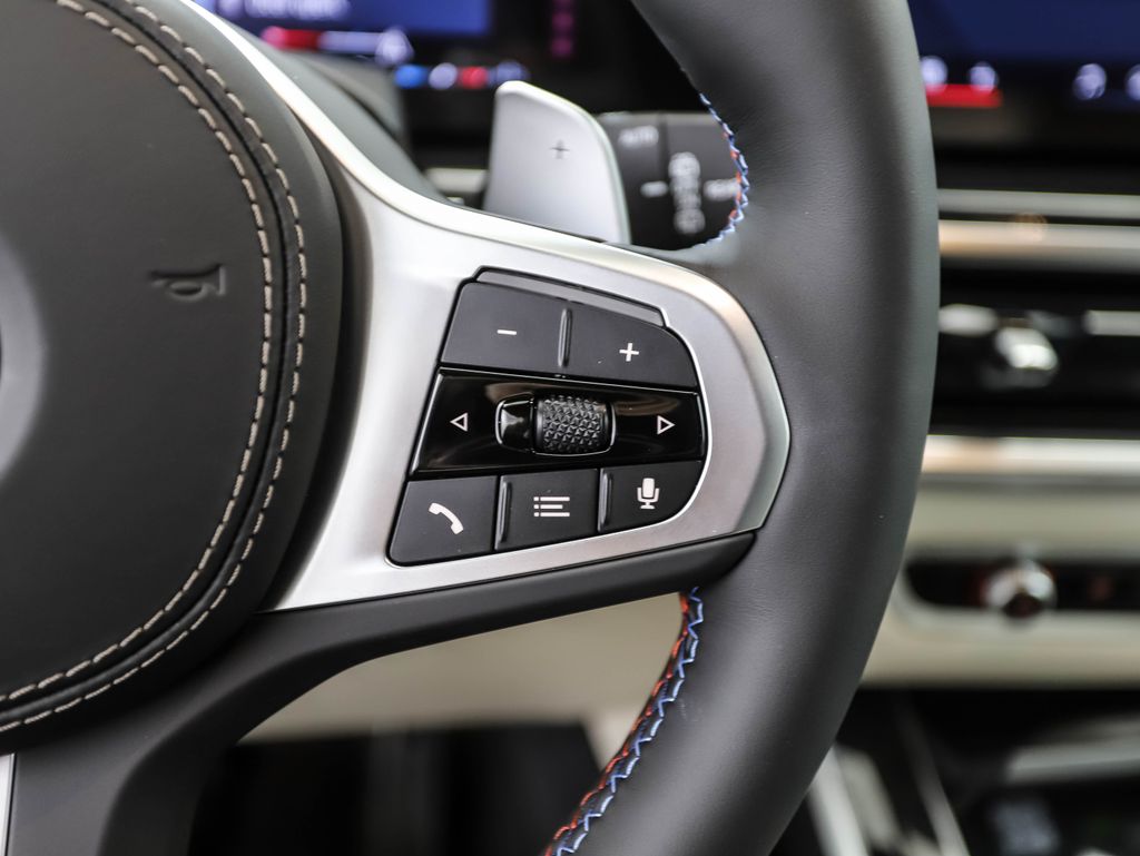 Thumbnail: 2026 BMW X7 - 13