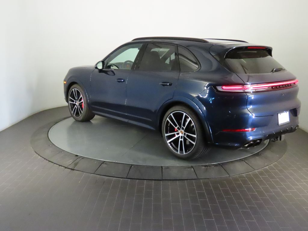 Thumbnail: 2026 Porsche Cayenne - 3