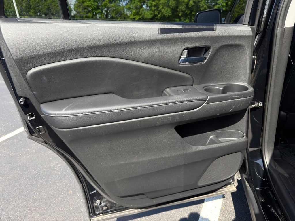 Thumbnail: 2017 Honda Pilot - 20