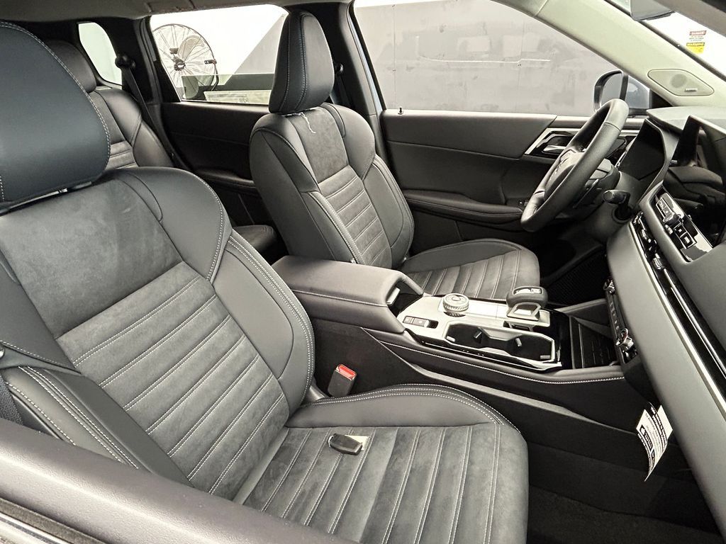 New 2026 Gray Mitsubishi SE image 49