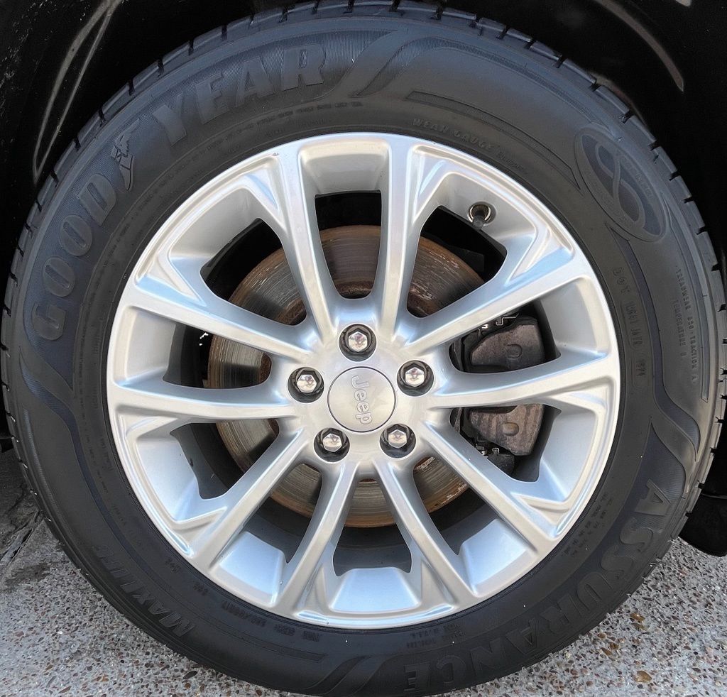 2019 Jeep Cherokee Latitude Red at Community Kia