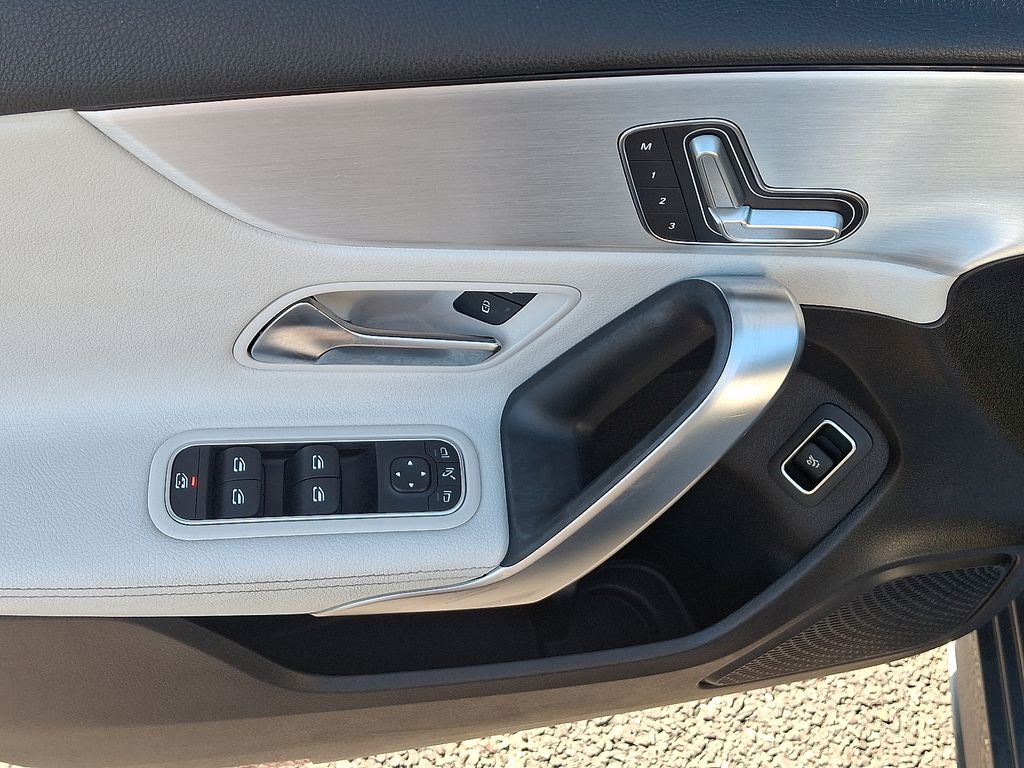 Thumbnail: 2019 Mercedes-Benz A-Class - 13