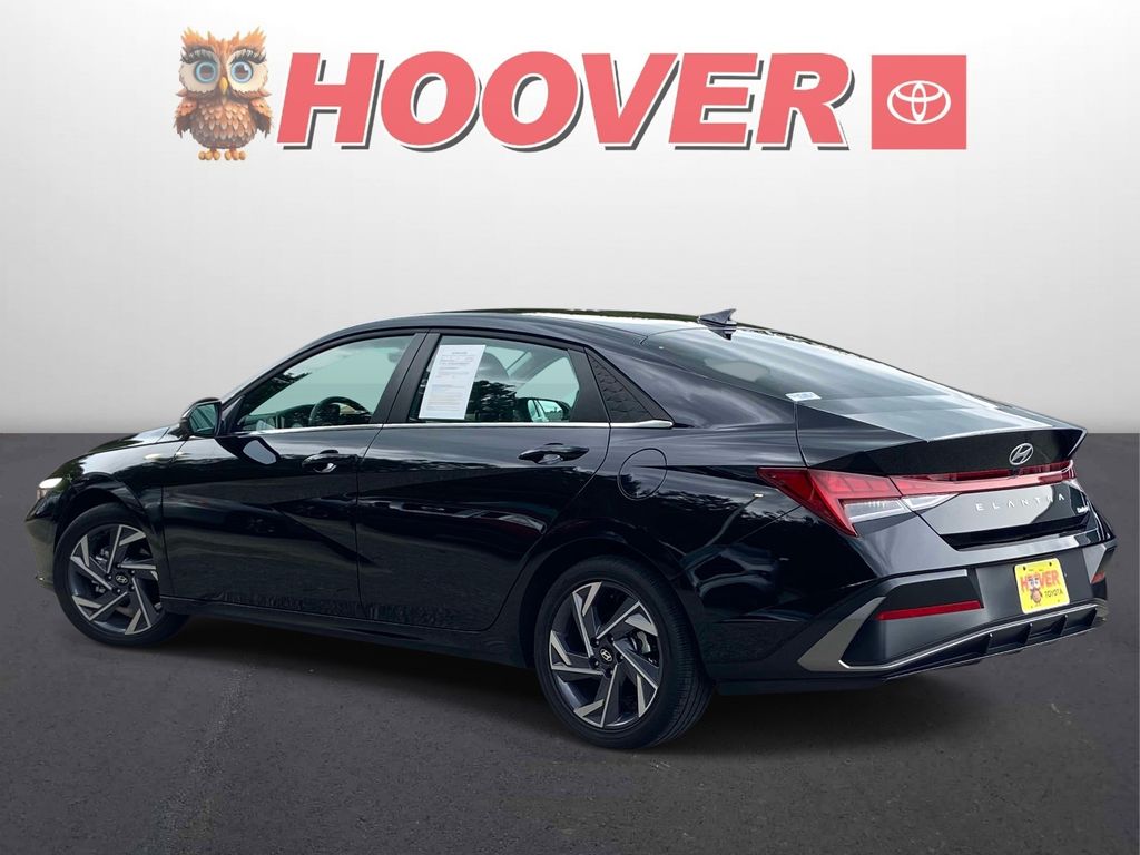 Used 2025 Black Hyundai Limited image 7
