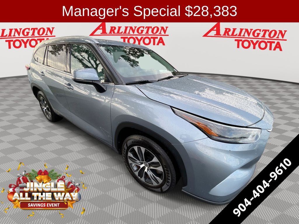 2022 Toyota Highlander XLE's photo