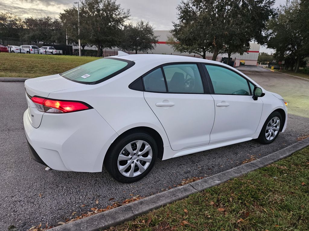 2023 Toyota Corolla LE 5