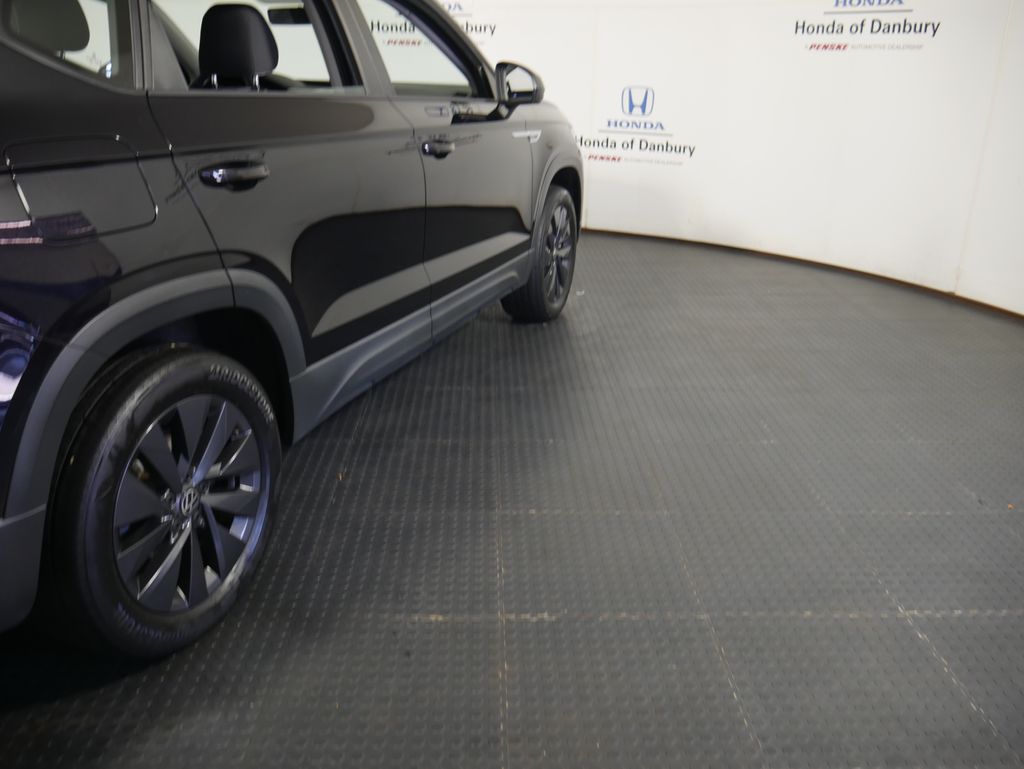 Thumbnail: 2022 Volkswagen Taos - 6