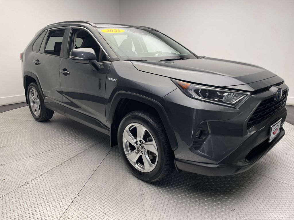 2021 Toyota RAV4 XLE Premium 3