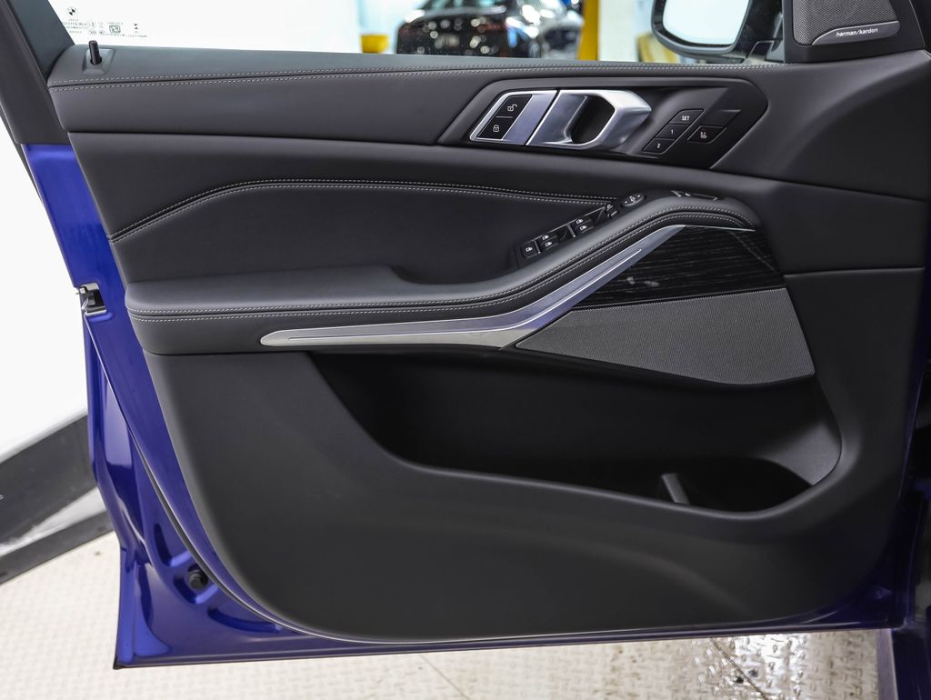 Thumbnail: 2025 BMW X5 - 9