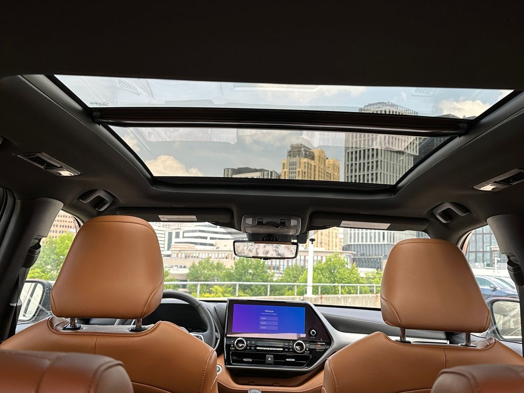 2024 Toyota Highlander Platinum - Photo 9