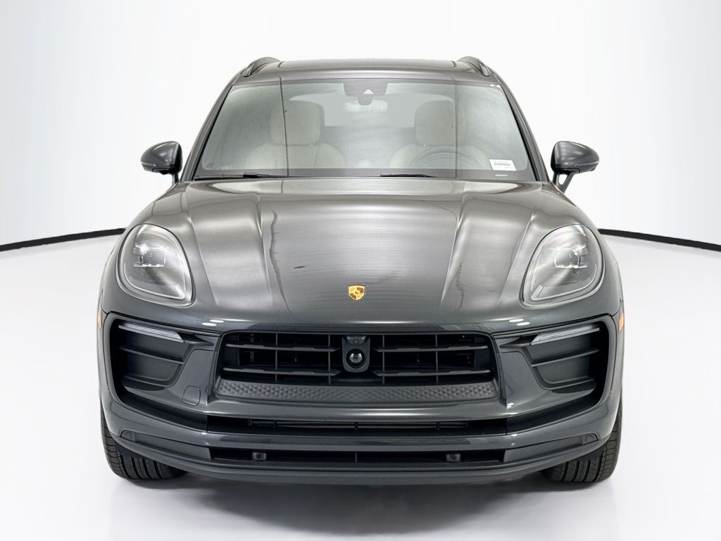 Thumbnail: 2026 Porsche Macan - 10