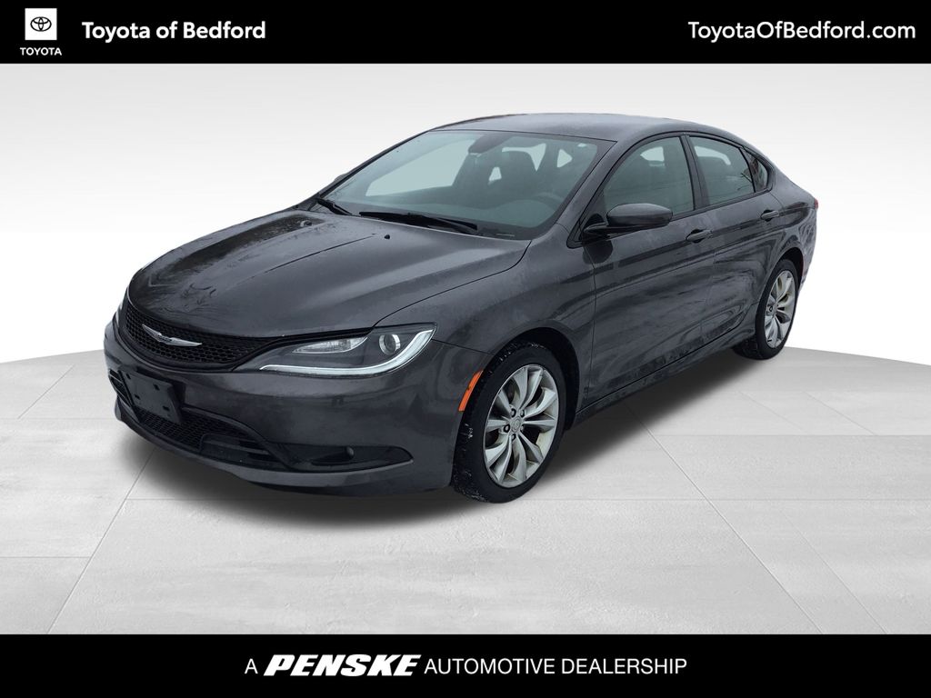 2015 Chrysler 200 S -
                  Bedford, OH