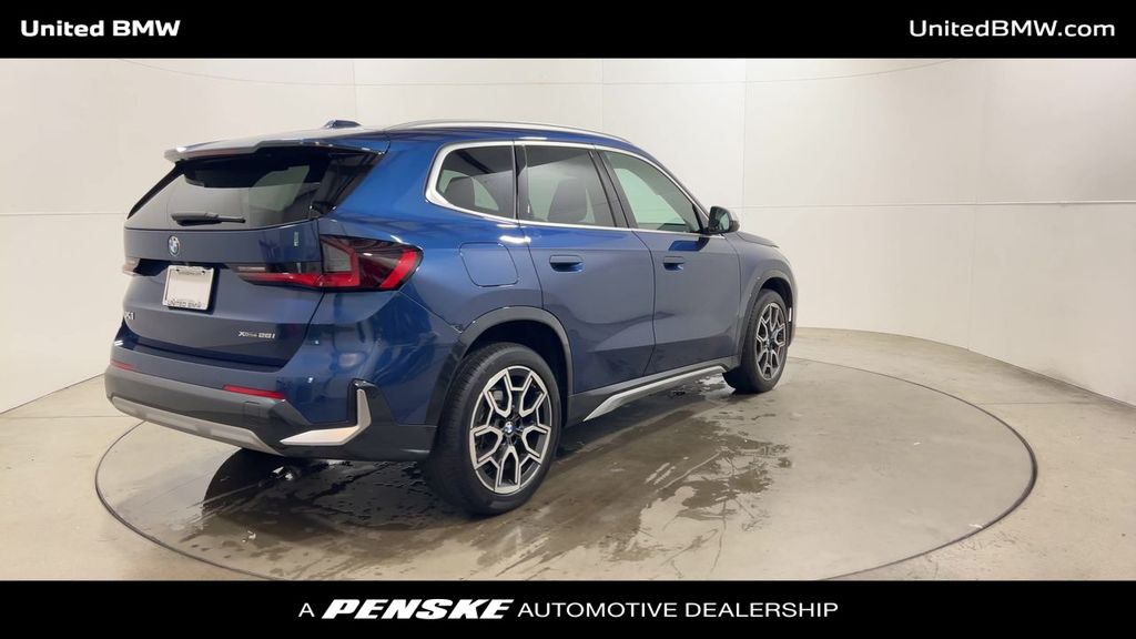 Thumbnail: 2024 BMW X1 - 8
