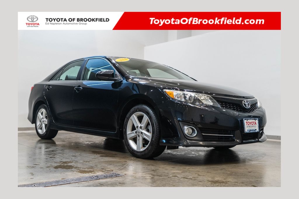 Attitude Black Metallic 2014 Toyota Camry SE Sedan Front-Wheel Drive 6-Speed Automatic