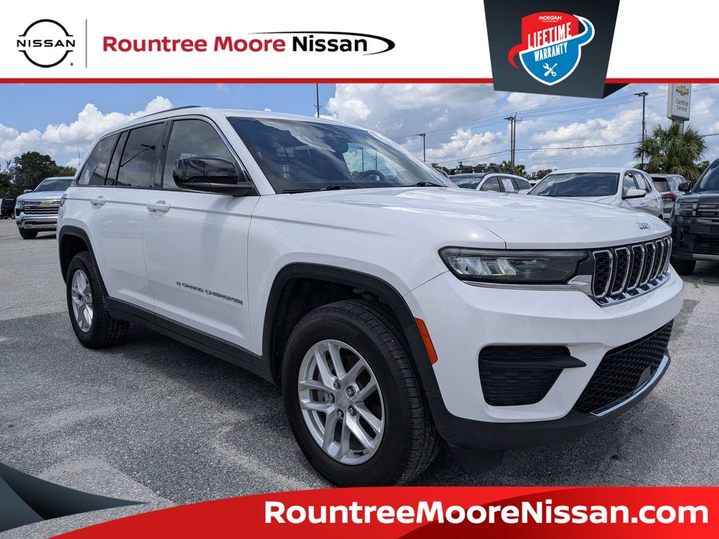 Bright White Clearcoat 2024 Jeep Grand Cherokee SUV / Crossover Four-Wheel Drive 8-Speed Automatic