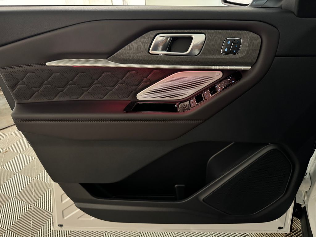 New 2026 White Ford Platinum image 23