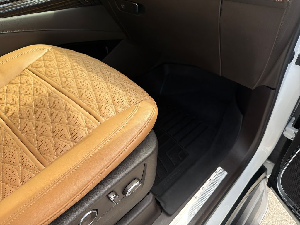 Used 2021 White Cadillac Premium Luxury image 39