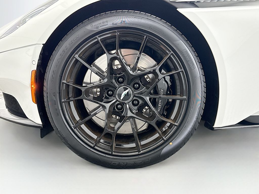 Thumbnail: 2021 Aston Martin DB11 - 25