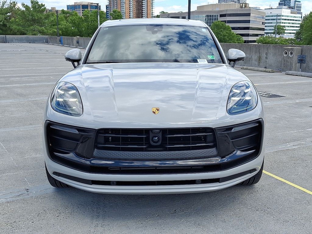 2024 Porsche Macan T 6