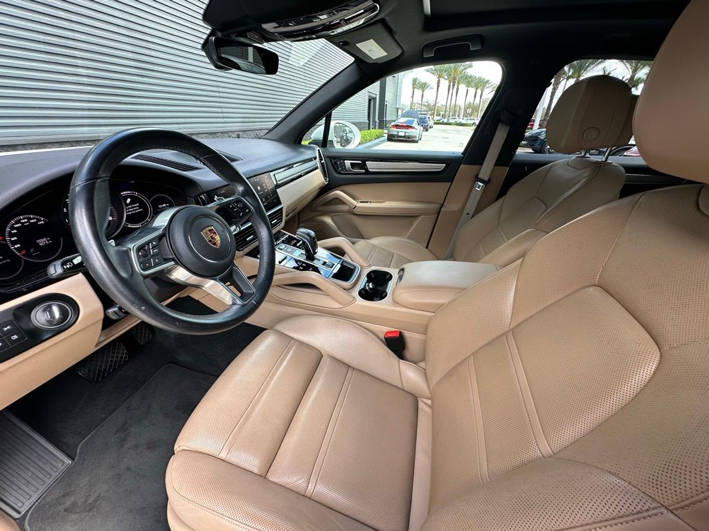 Thumbnail: 2023 Porsche Cayenne - 4