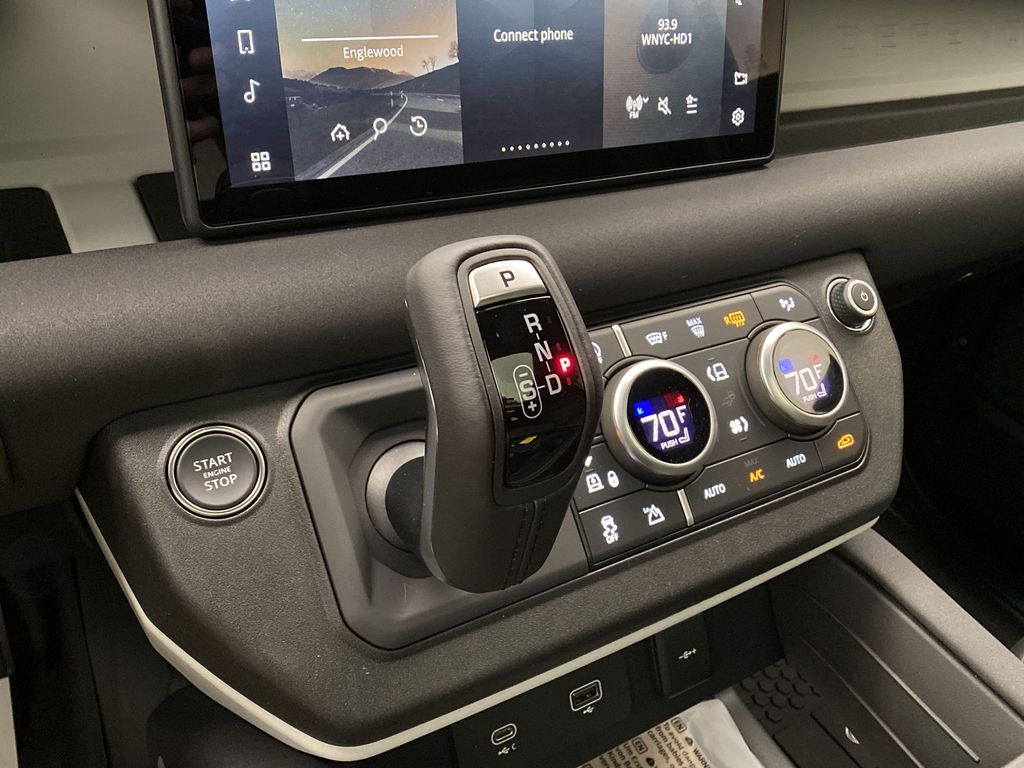 Thumbnail: 2023 Land Rover Defender - 9