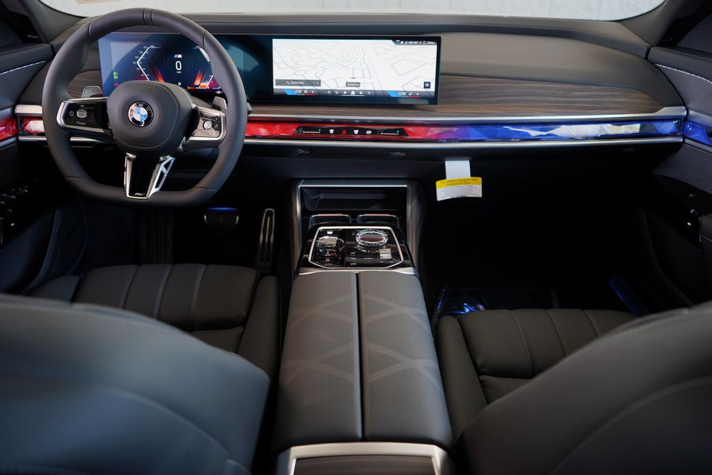 Thumbnail: 2025 BMW 7 Series - 14