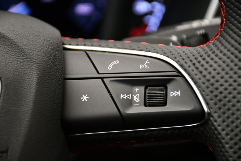 Thumbnail: 2025 Audi Q3 - 25