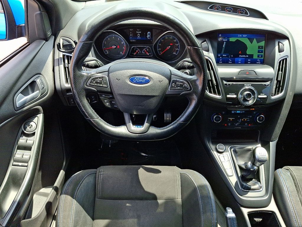 Thumbnail: 2017 Ford Focus - 11