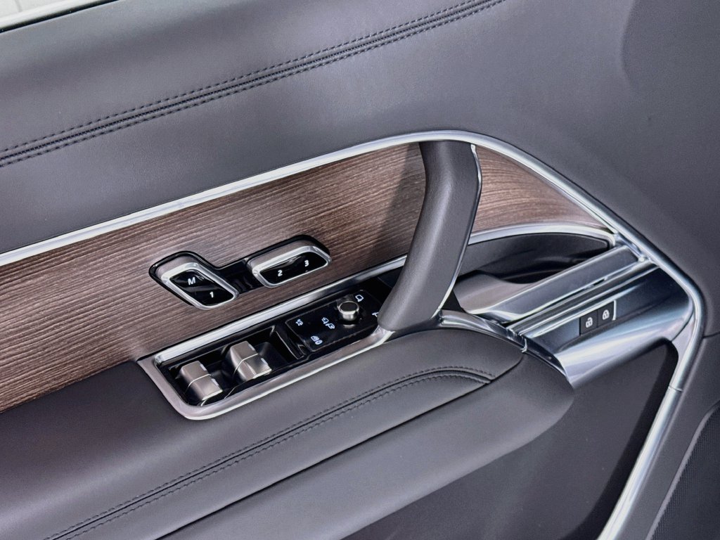 Thumbnail: 2026 Land Rover Range Rover - 24