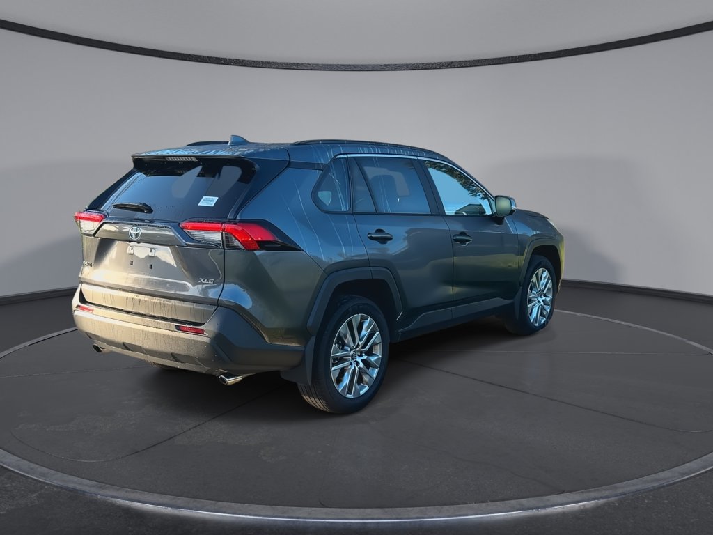 Thumbnail: 2024 Toyota RAV4 - 8