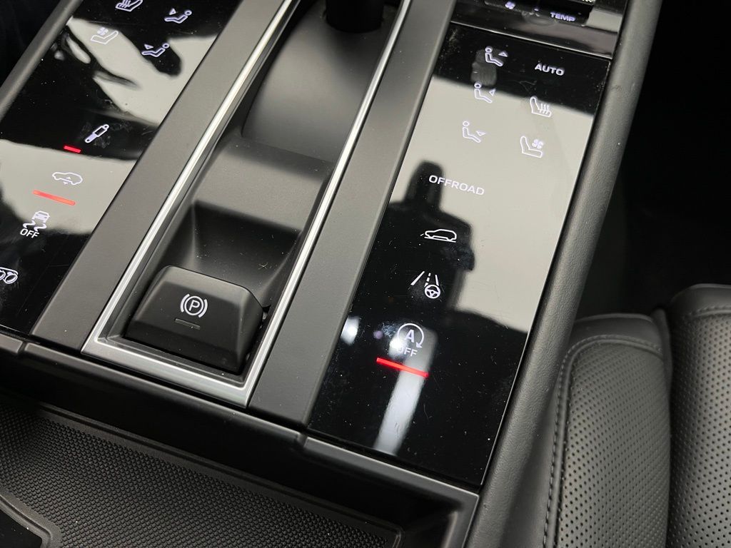 Thumbnail: 2022 Porsche Macan - 19