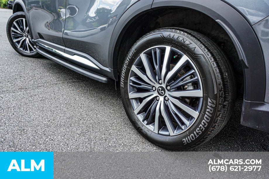 Used 2024 Gray INFINITI Sensory image 16