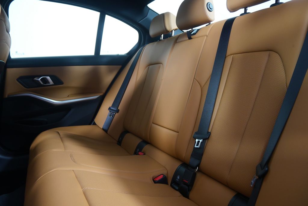 Thumbnail: 2026 BMW 3 Series - 15